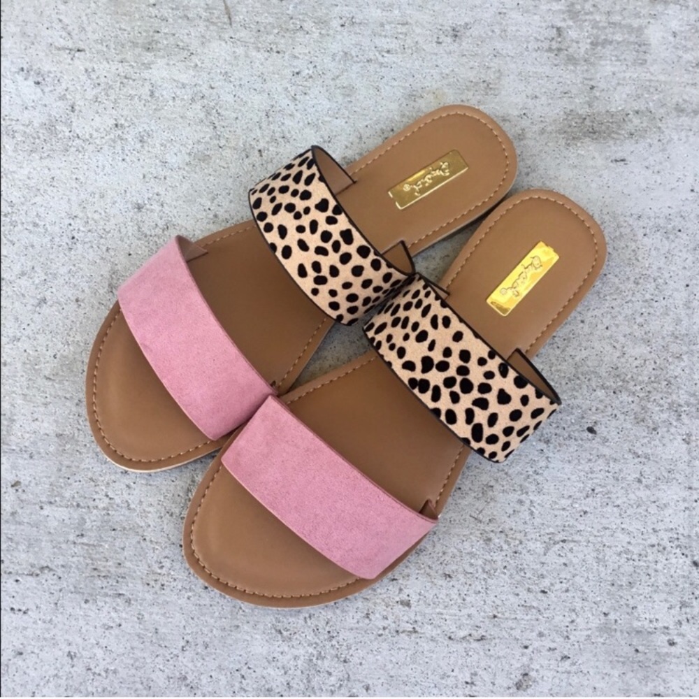 SOLD Qupid Sandals - Picture 3 of 4